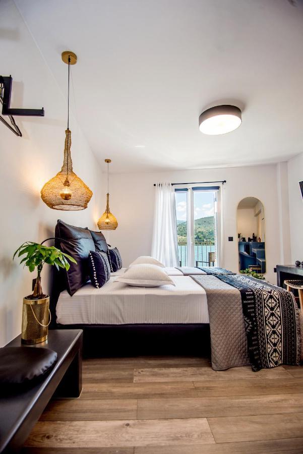 A & B Minimal Suite Ιι With Sea View In Argostoli Exterior foto