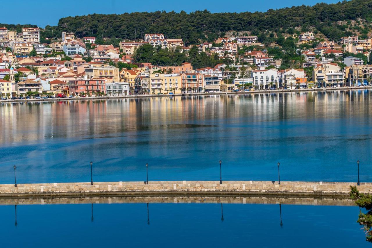 A & B Minimal Suite Ιι With Sea View In Argostoli Exterior foto